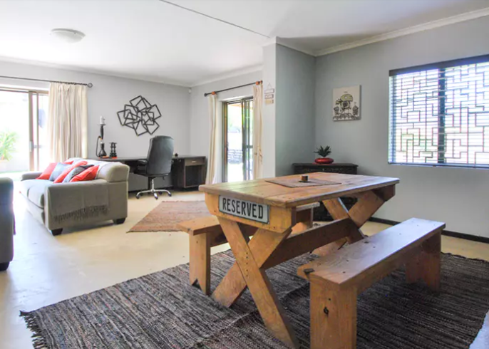 Holiday rental Cape Town South Africa.  Beach holiday accommodation.